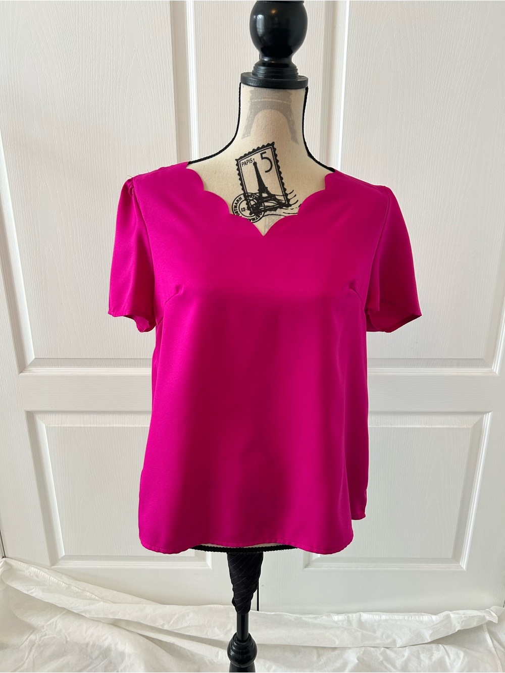 SHEIN Fuchsia Scallop Neck Short Sleeve Blouse